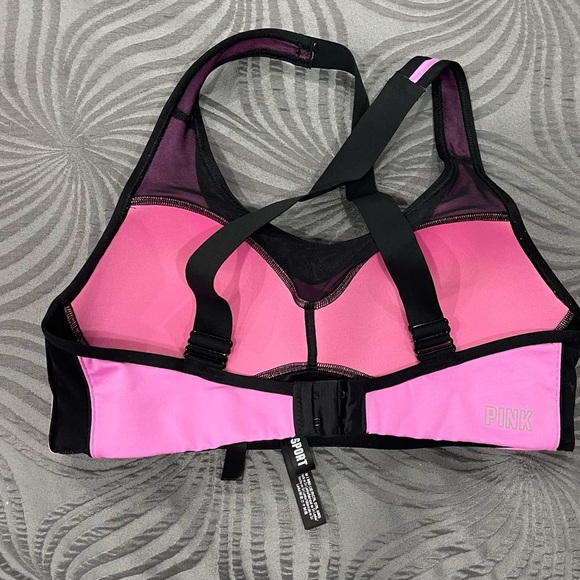 Medium Sports bra Victoria secret never use no tags - Picture 4 of 4
